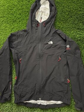 The North Face Summit Series HyVent 2.5L Hooded Rain Jacket Women’s Small Black